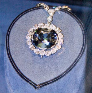เพชรที่มีชื่อเสียงที่สุดในโลกอย่าง Hope Diamond