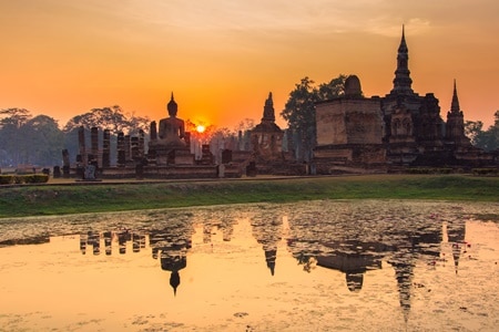 Sukhothai Historical Park - Wat Mahathat with Sunset 